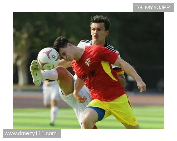 场下魅力四射的足球明星们展现不一样的风采与风格